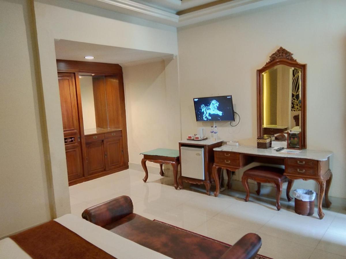 Hotel Indah Palace Yogyakarta Dış mekan fotoğraf