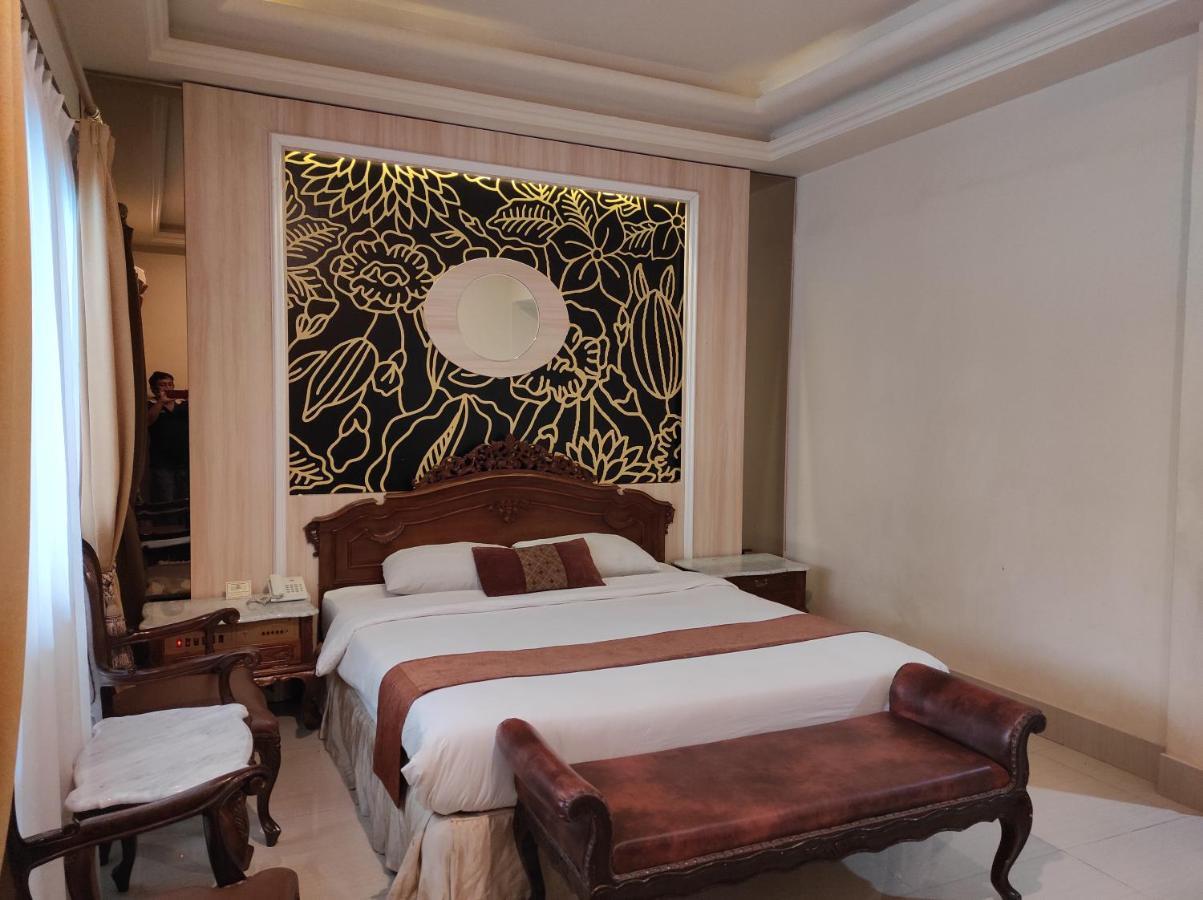 Hotel Indah Palace Yogyakarta Dış mekan fotoğraf