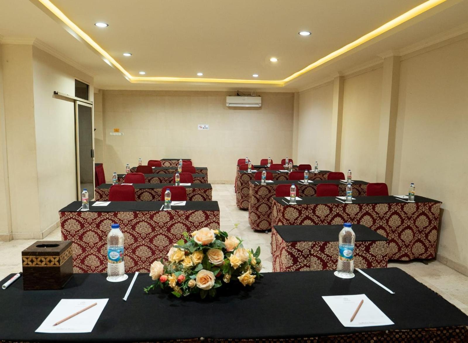 Hotel Indah Palace Yogyakarta Dış mekan fotoğraf