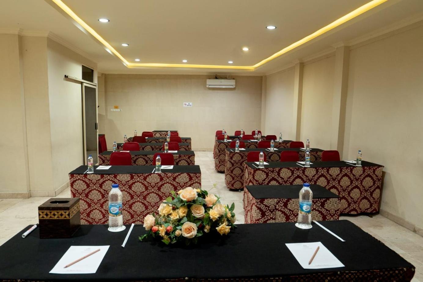 Hotel Indah Palace Yogyakarta Dış mekan fotoğraf