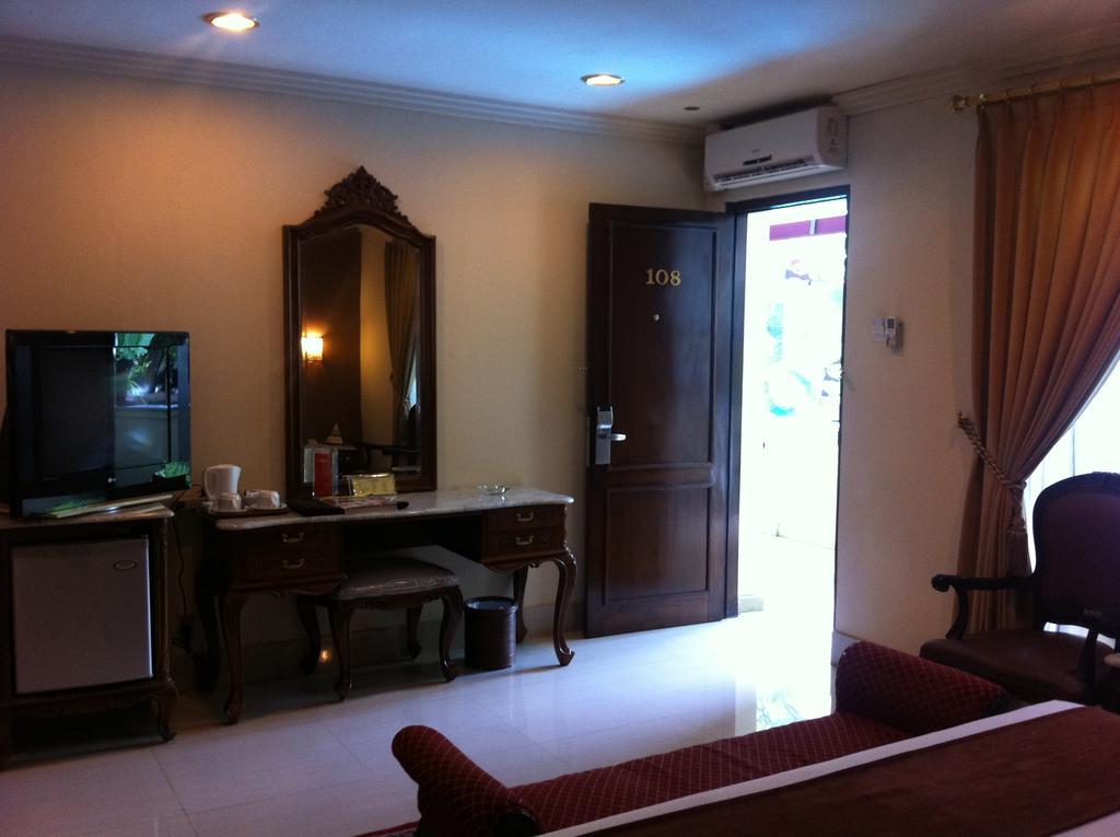Hotel Indah Palace Yogyakarta Dış mekan fotoğraf